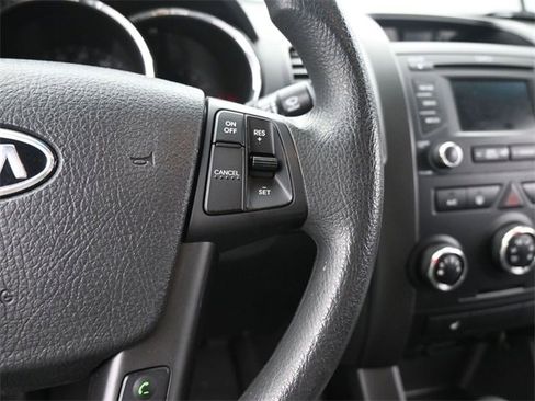 Used 2013 Kia Sorento LX w/ Convenience Pkg image 32