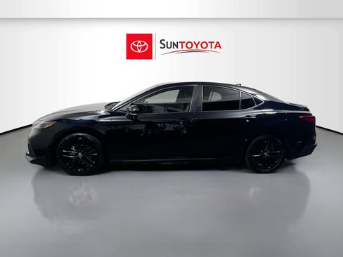 Used 2025 Toyota Camry SE w/ Convenience Package FWD image 7