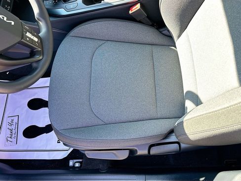 New 2025 Kia K4 LXS image 18