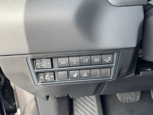 New 2026 Toyota Tundra Platinum AWD/4WD image 17