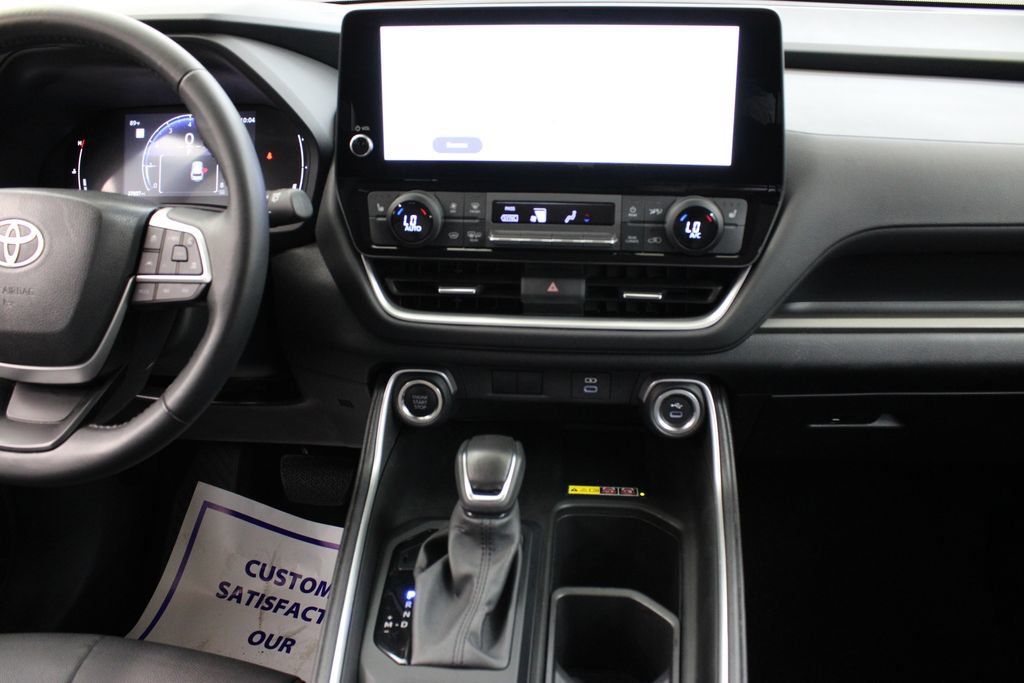 Used 2025 Toyota Grand Highlander AWD image 22