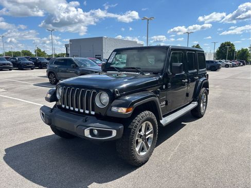 Used 2019 Jeep Wrangler Unlimited Sahara AWD/4WD image 2