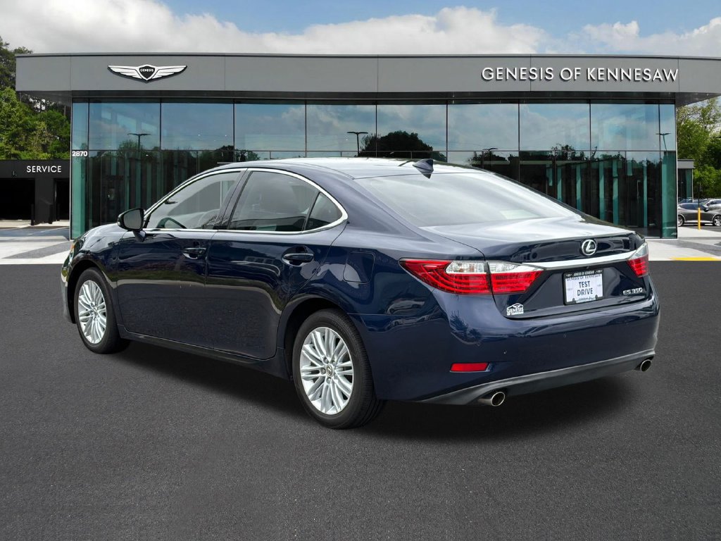 Used 2015 Lexus ES 350 w/ Luxury Package FWD image 6