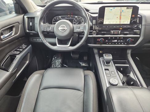 Used 2022 Nissan Pathfinder SL w/ SL Premium Package image 4