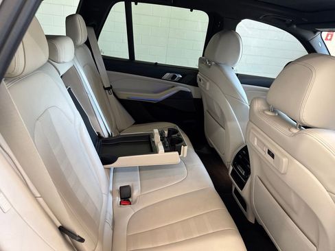 Used 2021 BMW X5 xDrive40i w/ Premium Package AWD/4WD image 13