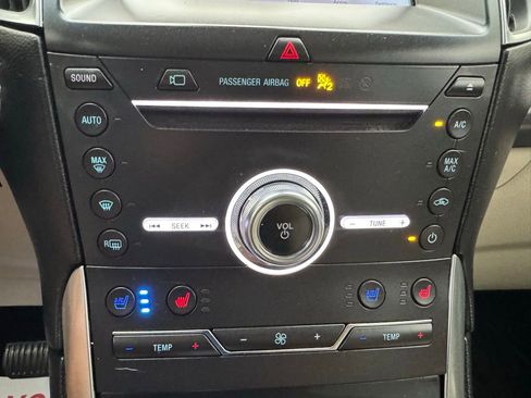Used 2019 Ford Edge Titanium w/ Equipment Group 301A FWD image 23