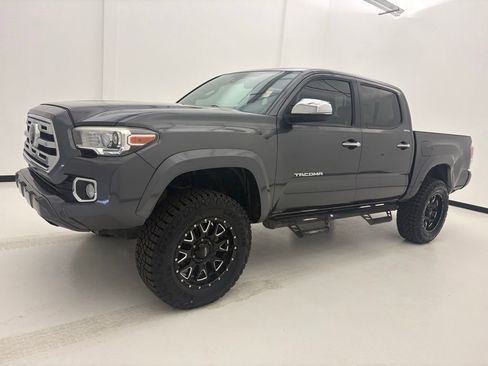 Used 2018 Toyota Tacoma Limited AWD/4WD image 16