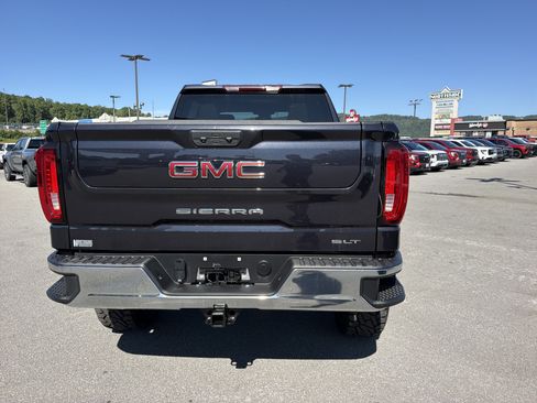 Used 2025 GMC Sierra 1500 SLT AWD/4WD image 8