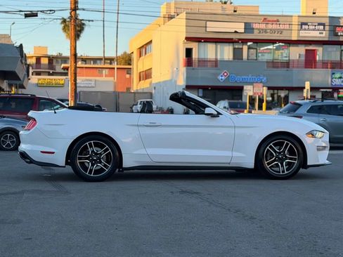 Used 2018 Ford Mustang Premium image 19