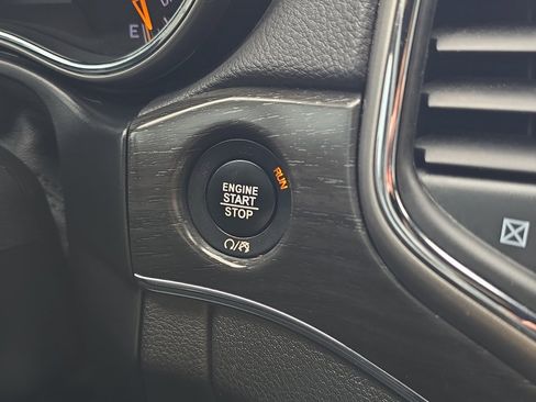 Used 2018 Jeep Grand Cherokee Limited AWD/4WD image 29