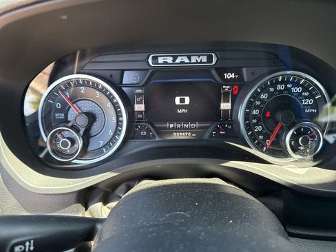 Used 2022 RAM 1500 Laramie AWD/4WD image 3