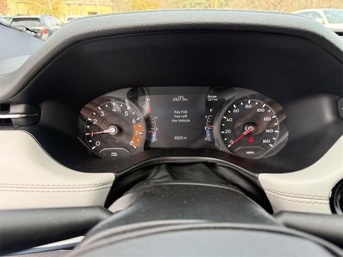 Used 2024 Jeep Compass Limited image 24