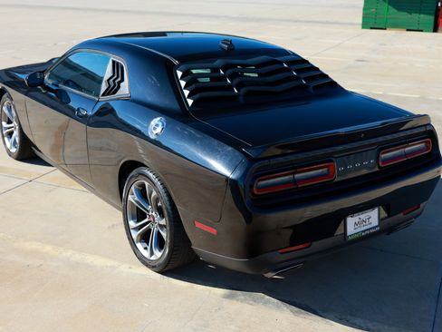 Used 2021 Dodge Challenger R/T image 12