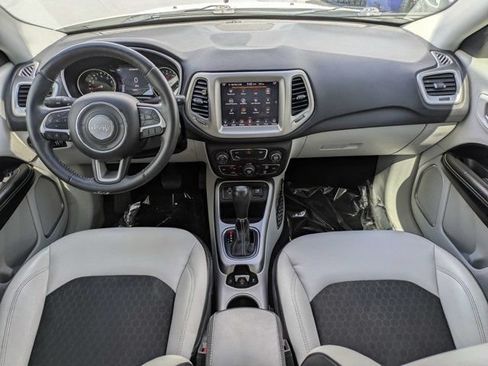 Used 2017 Jeep Compass Latitude w/ Popular Equipment Group FWD image 16