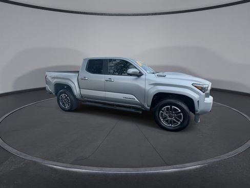 Used 2024 Toyota Tacoma TRD Sport image 3