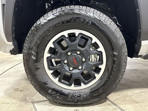 Used 2025 Toyota Tacoma TRD Off-Road AWD/4WD image 26