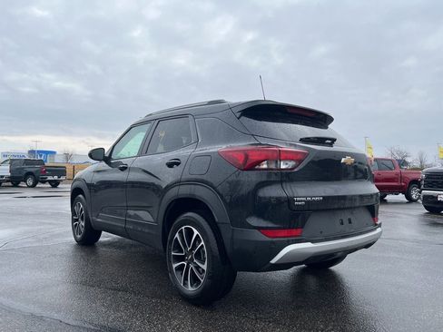 Used 2025 Chevrolet TrailBlazer LT w/ Driver Confidence Package image 6