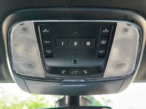 Used 2020 Jeep Grand Cherokee Limited w/ Luxury Group II image 37