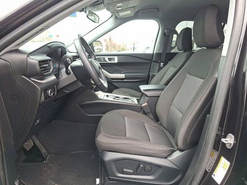Used 2023 Ford Explorer XLT image 14