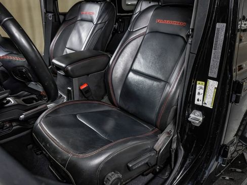 Used 2018 Jeep Wrangler Unlimited Rubicon w/ Dual Top Group image 30