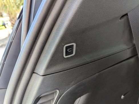 New 2025 Chrysler Pacifica Select image 30