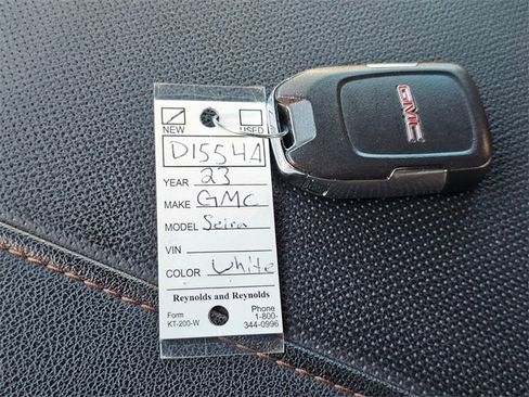 Used 2023 GMC Sierra 2500 AT4 image 35