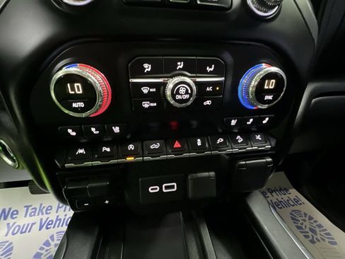 Used 2019 GMC Sierra 1500 Denali w/ Denali Ultimate Package AWD/4WD image 25