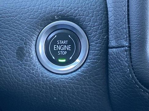 Used 2022 GMC Yukon Denali w/ Denali Reserve Package image 13