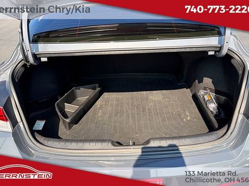 Used 2024 Hyundai Elantra SEL w/ Convenience Package FWD image 18