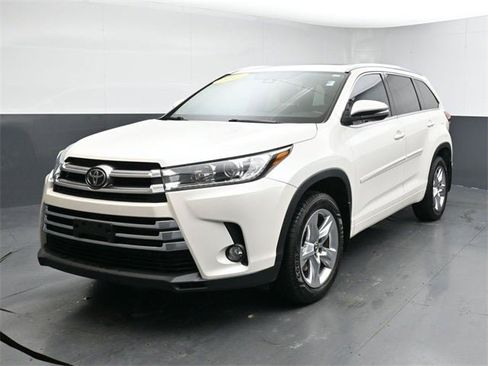 Used 2017 Toyota Highlander Limited image 7