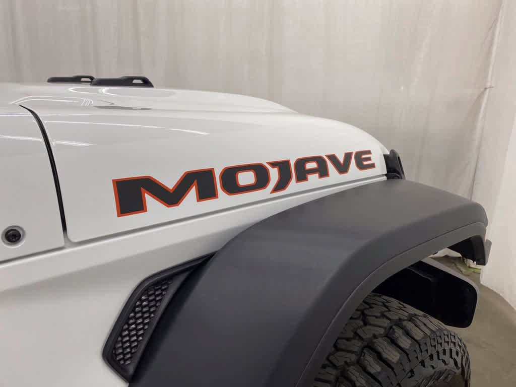 Used 2026 Jeep Gladiator Mojave AWD/4WD image 10