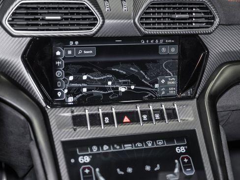 Used 2024 Lamborghini Urus Performante AWD/4WD image 36
