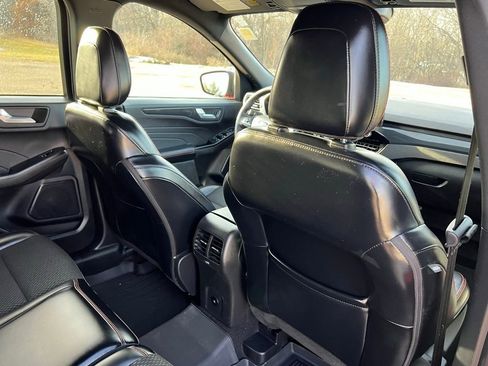 Used 2025 Ford Escape ST-Line image 15