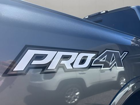 Used 2019 Nissan Titan PRO-4X w/ Pro-4x Convenience Package AWD/4WD image 10