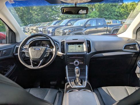 Used 2018 Ford Edge Titanium w/ Cold Weather Package AWD/4WD image 21