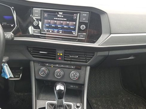 Used 2024 Volkswagen Jetta Sport FWD image 25