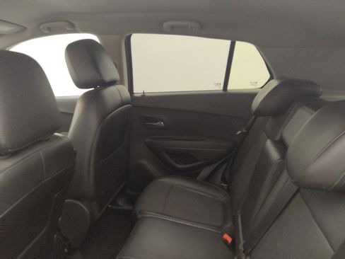 Used 2016 Chevrolet Trax LT w/ LT Convenience Package FWD image 18