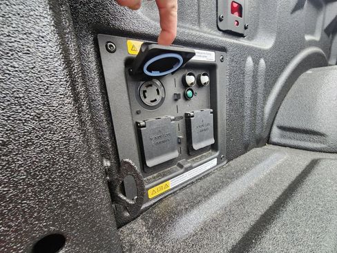 New 2025 Ford F150 Lariat w/ Equipment Group 502A High image 20