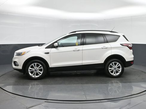 Used 2018 Ford Escape SE w/ SE Sync 3 Package image 4