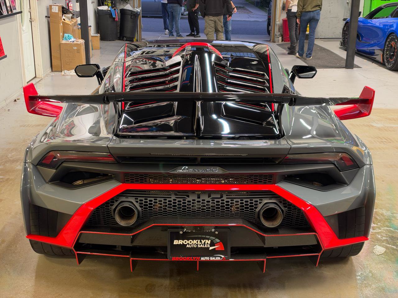 Used 2022 Lamborghini Huracan STO RWD image 9