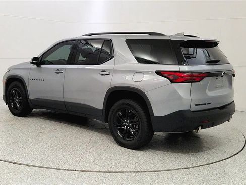 Used 2023 Chevrolet Traverse LT w/ Midnight/Sport Edition image 5