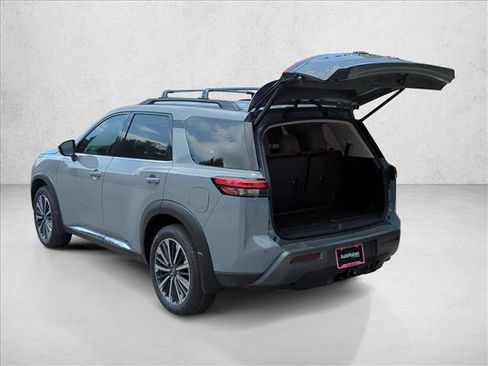 New 2026 Nissan Pathfinder Platinum AWD/4WD image 8