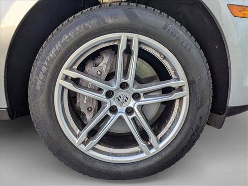 Used 2022 Porsche Macan image 24
