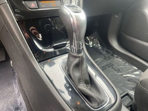 Used 2020 Buick Encore Preferred FWD image 15