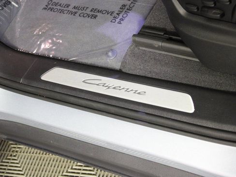 Certified 2025 Porsche Cayenne Coupe image 18