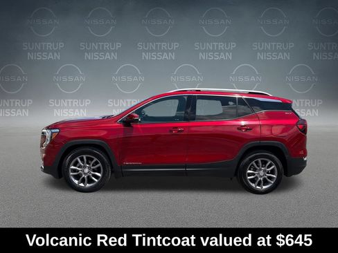 Used 2023 GMC Terrain SLT FWD image 2