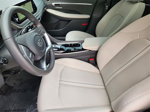 Certified 2023 Hyundai Sonata SEL w/ Convenience Package image 8