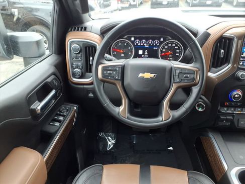 Used 2023 Chevrolet Silverado 2500 High Country image 5