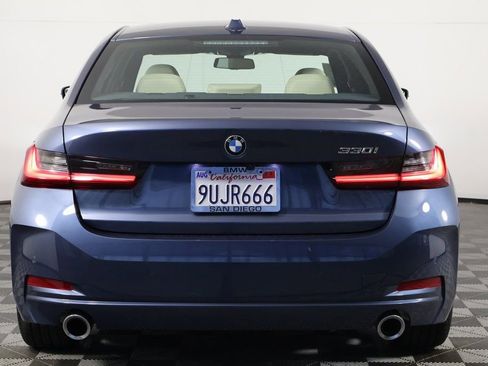 Used 2025 BMW 330i Sedan w/ Premium Package image 5