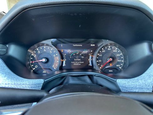 Used 2025 Jeep Compass Latitude AWD/4WD image 35